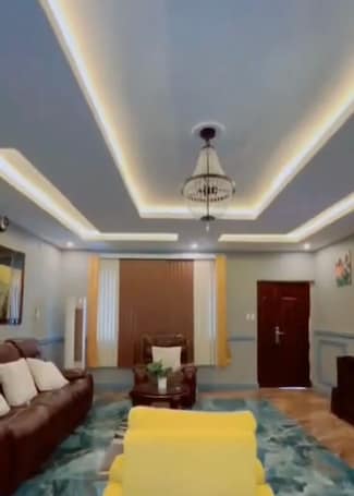 リビング エリア. Luxury corporate apartments and rooms in Monrovia- Marshall with WiFi, AC, Pool