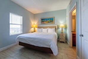 1 slaapkamer, een strijkplank/strijkijzer, wifi, beddengoed