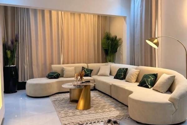 Apartamento superluxo, vista para a cidade | Área de estar | TV