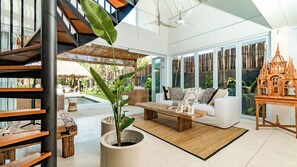 Interior - Elegant & Stylish villa only minutes to Ubud Market overlooking the rice paddies (Ubud)