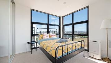 2 多间卧室、办公桌、熨斗/熨衣板、WiFi