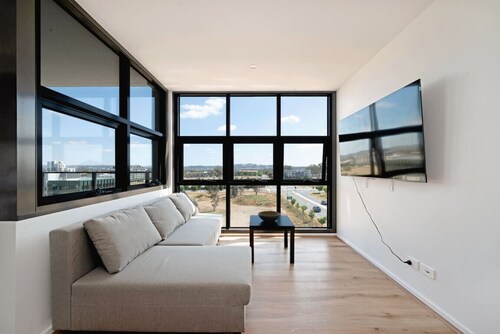 Brand New Modern 2BR Apt with Scenic Views in CBR