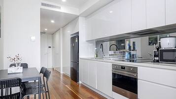 Fridge, microwave, oven, stovetop