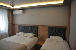 Bureau, espace de travail pour ordinateur portable