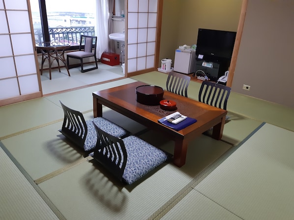 Vierbettzimmer, Nichtraucher, eingeschränkter Meerblick (Check-in by 9pm)