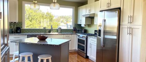 Fridge, microwave, oven, dishwasher