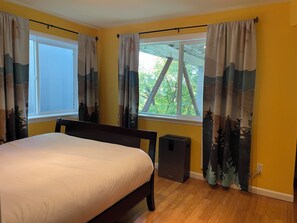 5 bedrooms, in-room safe, desk, iron/ironing board