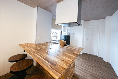 Comfort Triple Room, Non Smoking, Kitchen | Private kitchen | Microwave. The Book Lounge Hotel Kani