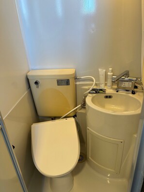 Economy Double Room | Desk, blackout drapes, free WiFi, bed sheets