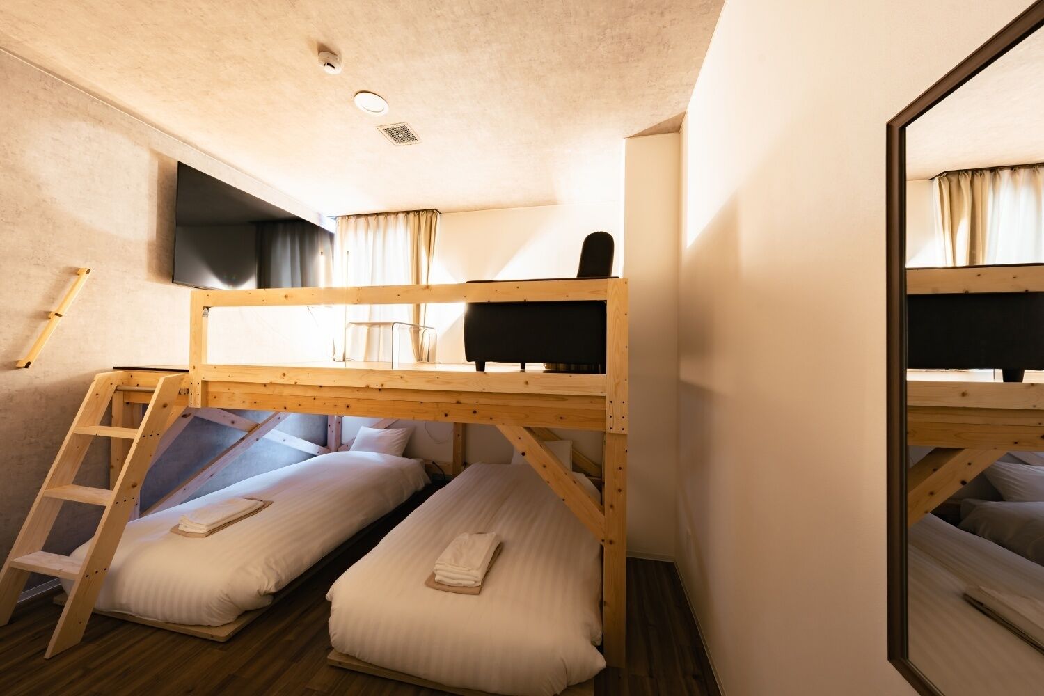 Blackout curtains, free WiFi, bed sheets