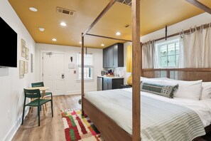 1 dormitori, planxa i posts de planxar, wifi i roba de llit 