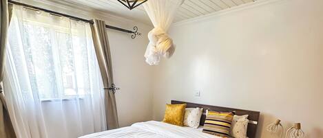 Bungalow Classic, vista giardino | Con stile personalizzato, con arredamento individuale, postazione laptop