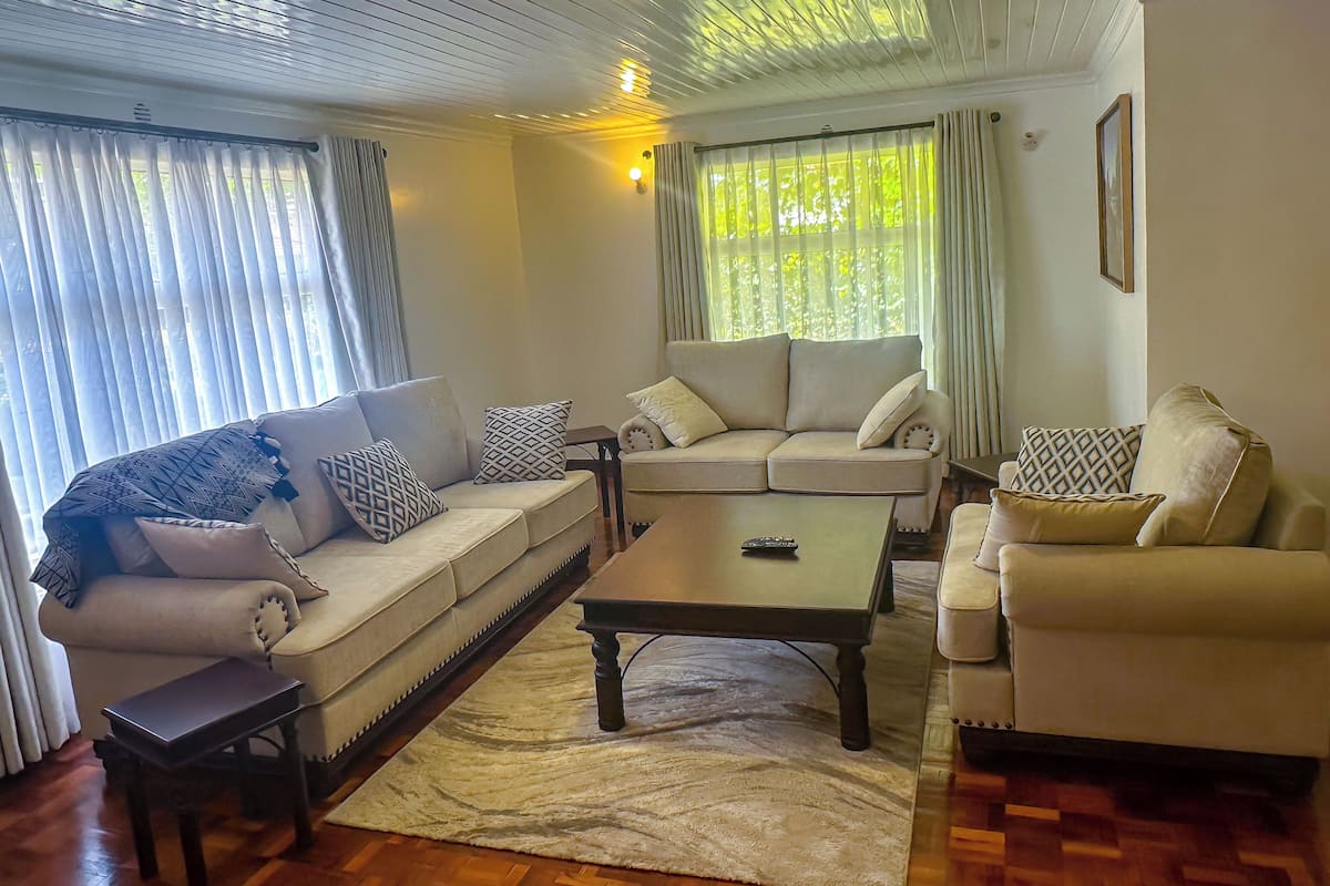 Family Bungalow, Garden View | Living area