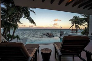 Pool - 6BR Modern Oceanfront Villa with Infinity Pool (Cancún)