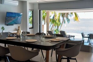 Dining - 6BR Modern Oceanfront Villa with Infinity Pool (Cancún)