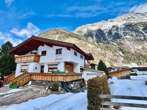 Beautiful apartment for 4 people with WIFI, TV and patio