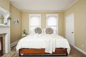5 habitaciones, tabla de planchar con plancha, wifi y ropa de cama 