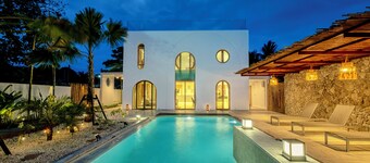 A Dream Naka Island - Beachfront Retreat