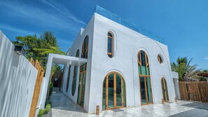 Fachada de la propiedad