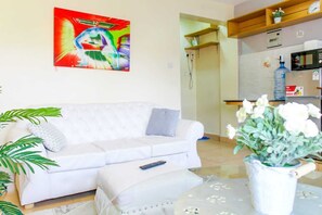 Living area - Lovely apartment with WiFi in vibrant Nairobi (Nairobi)