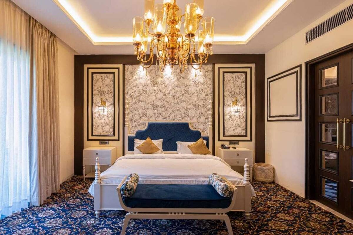 Lyxig studiosvit - 1 dubbelsÀng - utsikt mot bergen | VÀrdeförvaringsskÄp pÄ rummet, mörklÀggningsgardiner och gratis wi-fi