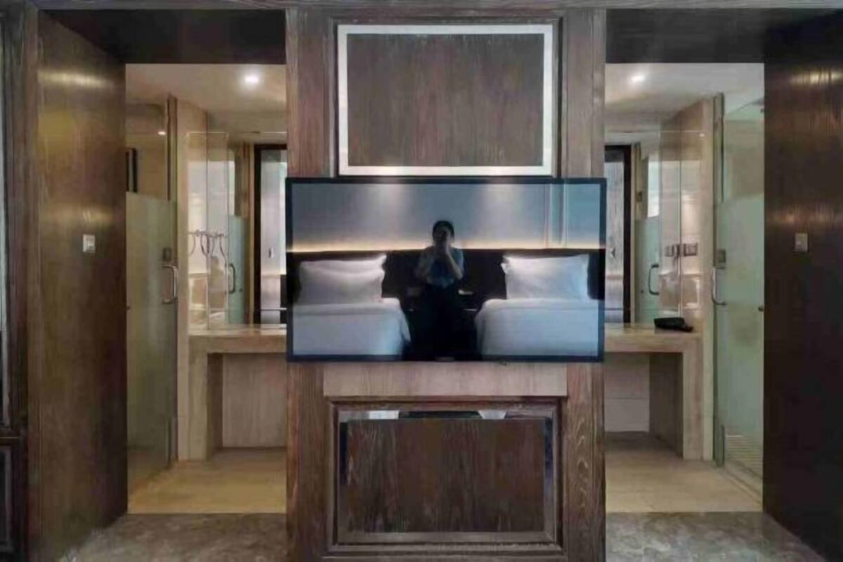 Desk, laptop workspace, free WiFi