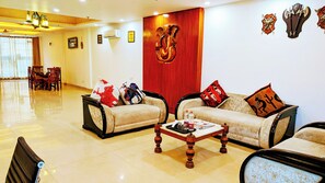 Lobby - Hotel Moon Taj Near Yashobhoomi (New Delhi)