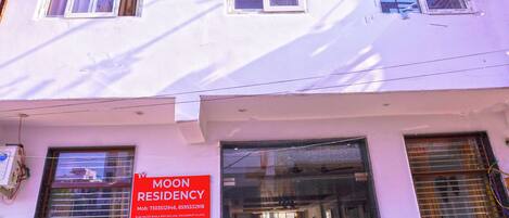 Entrada de la propiedad