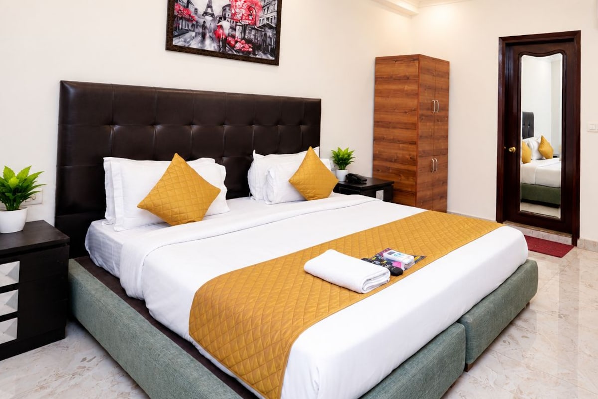 Habitación Deluxe doble, vistas a la ciudad | Escritorio