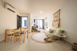 Comfort Apartment, Balcony, Lake View | 1 bedroom, free WiFi - Skyline Serenity 1Bedroom-The Peak (Phnom Penh)