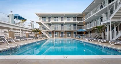 Beautiful 1BR Condo w/ Ocean View & 2 Heated Pools