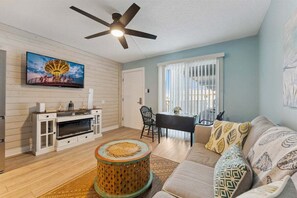 Living area - Beautiful 1BR Condo w/ Ocean View & 2 Heated Pools (North Wildwood)