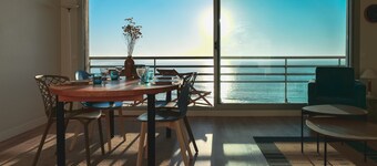 Magnificent apartment with a view of the bay of Les Sables and the channel