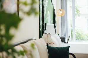Family Studio, Kitchen, City View