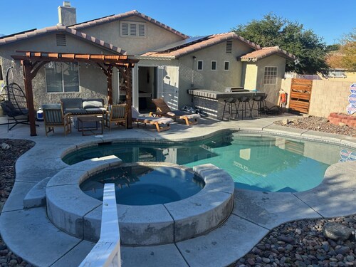 Charming 3-bedroom house with AC and WiFi in Desert Hot Springs