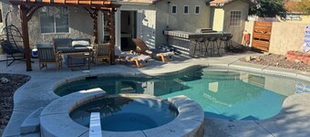 Charming 3-bedroom house with AC and WiFi in Desert Hot Springs