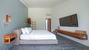 Villa, 2 Bedrooms, Pool View | Desk, free WiFi
