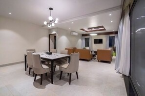 Penthouse | Private kitchen | Coffee/tea maker, electric kettle - Ila Comfort  (Baglung)