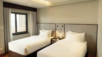 Phòng đôi hoặc 2 giường đơn Deluxe | 1 phòng ngủ, minibar, bàn, khu vực làm việc phù hợp cho laptop