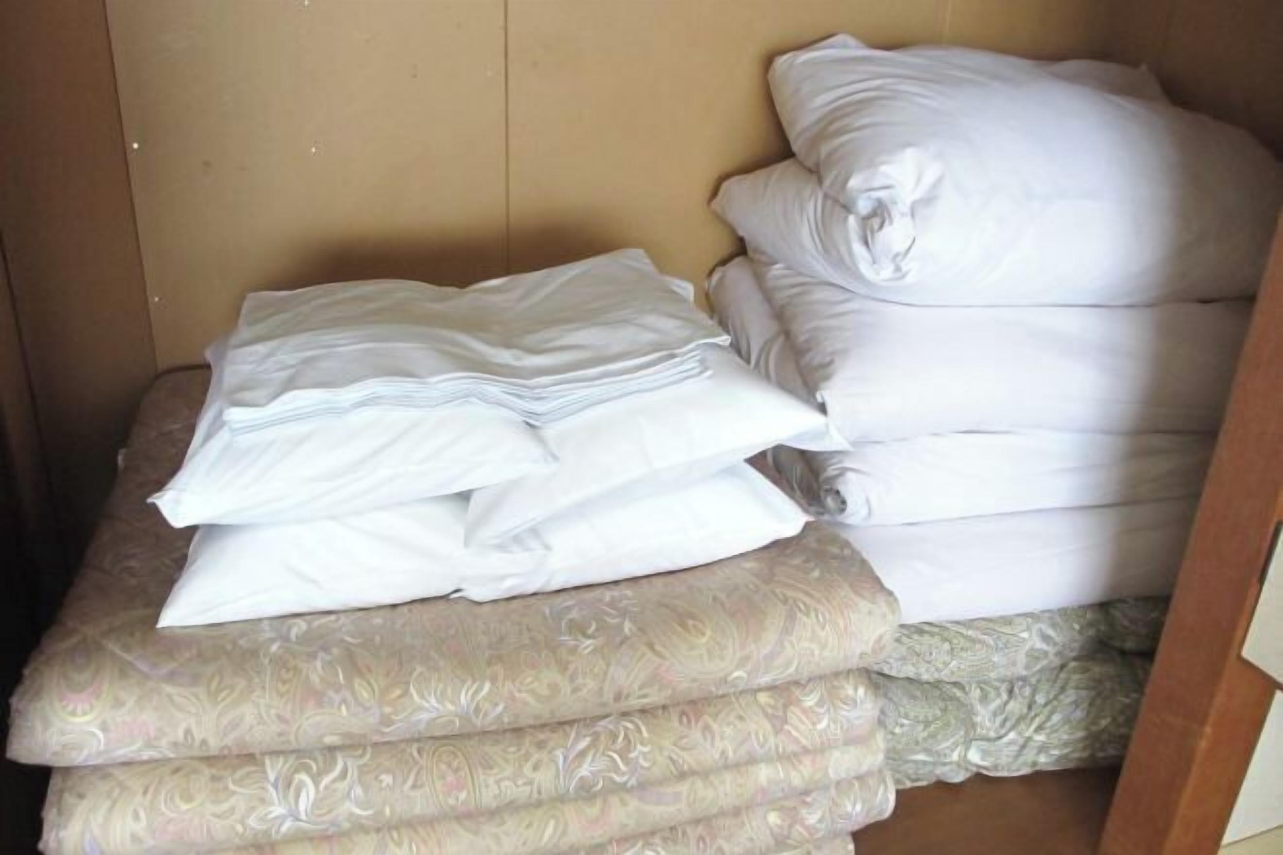 Free WiFi, bed sheets