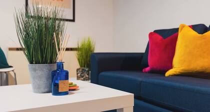 Sleek City Getaway - Walkable & Free Parking