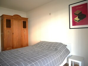 2 habitaciones, tabla de planchar con plancha y wifi gratis 