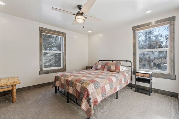 3 bedrooms, travel cot, free WiFi, bed sheets