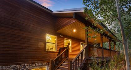 12MILES to Yellowstone-HotTub+EVCharger+HUGE!