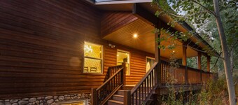 12MILES to Yellowstone-HotTub+EVCharger+HUGE!