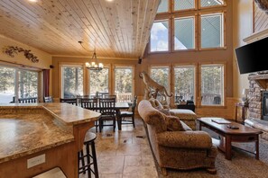 Televisor intel·ligent i llar de foc 