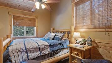 Iron/ironing board, travel cot, free WiFi, bed sheets