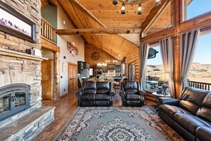 Smart TV, fireplace, video games, DVD player - The Blackhawk Cabin | Desert Oasis, Hot Tub, Pickleball, Views & More! (Kanab)