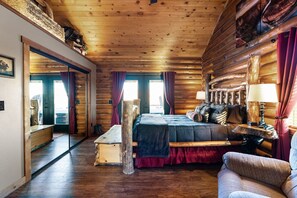 5 bedrooms, desk, iron/ironing board, travel cot