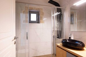 Shower, hair dryer, towels - Artemis Apollonas Villa I Luxury Escape with Pool! (Chania)